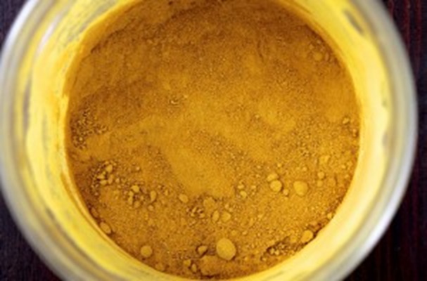 jar of turmeric powder 1