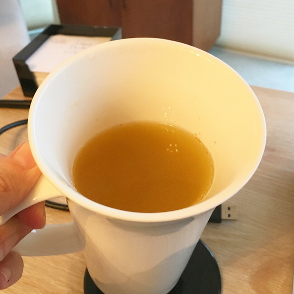 A mug of lemon honey ginger green tea